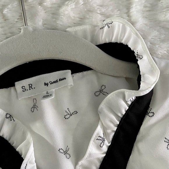 ⛔️⛔️SOLD⛔️⛔️ S.R. by Sweet Rain sleeveless top - Picture 6 of 7